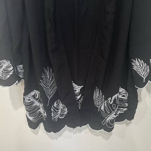 Chico's Open Front Cardigan Duster Black White Embroidered Detail size 1 Medium - Picture 2 of 6
